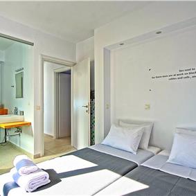 4 bedroom villa with pool and sea view in Perithia, Corfu, sleeps 9